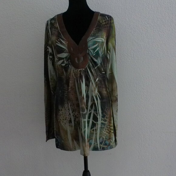 Longsleeve abstract green V-neck size: small - Picture 1 of 8